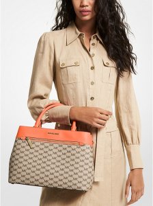 Satchel grande con logo de Hailee